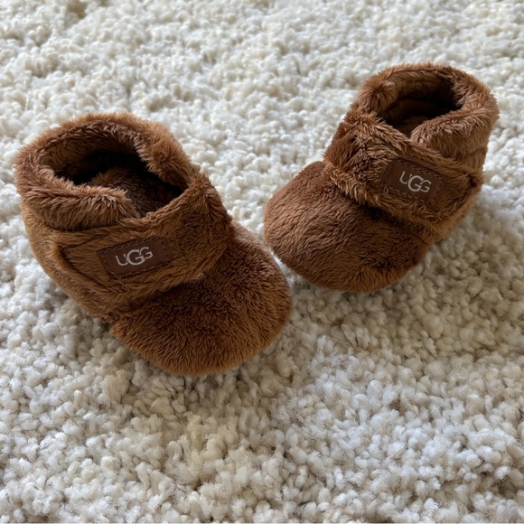 UGG Brown Baby Booties Furry Gender Neutral With Box XS 0-6 - Picture 7 of 10
